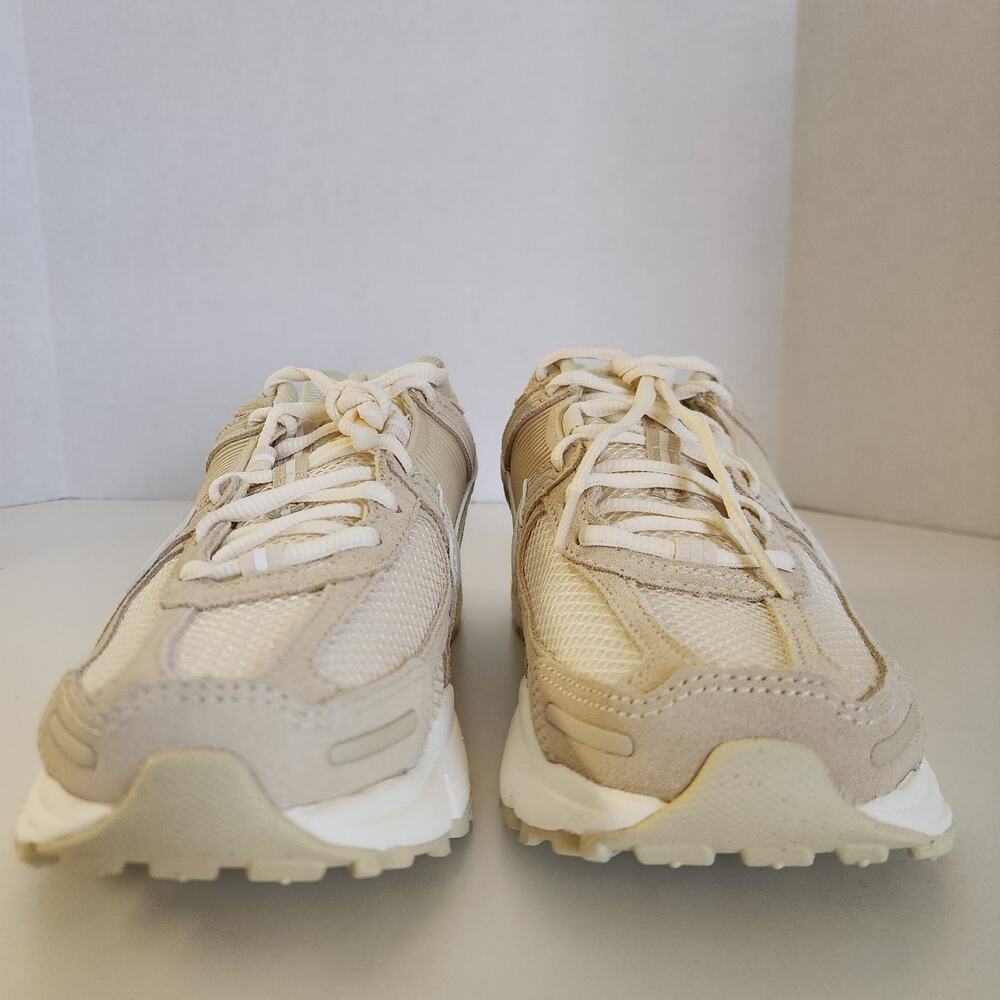 Nike WMNS Zoom Vomero 5 - Beach, Sail, Light Khaki women's US 8 - Picture 3 of 10